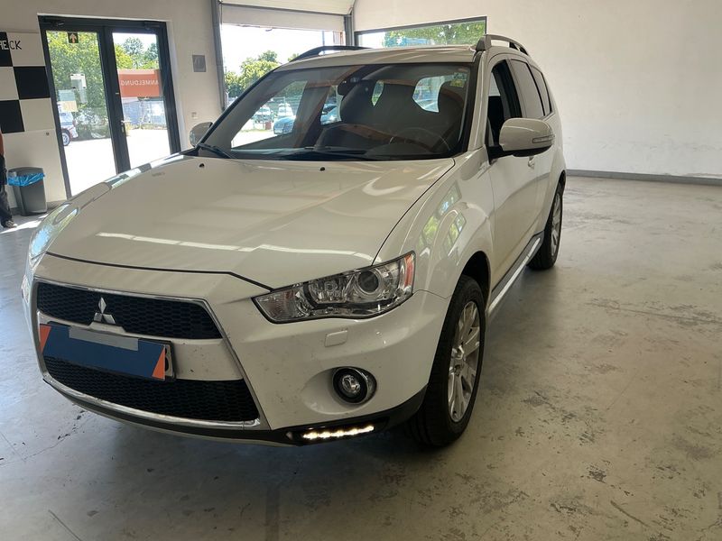 Mitsubishi Outlander 2.2 DI-D XTRA 2WD 2011 – снимка 1