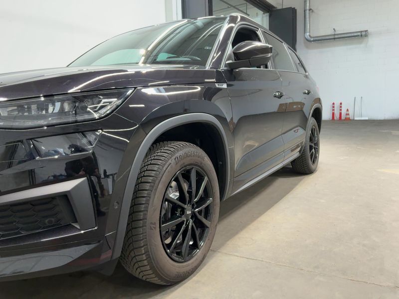 Skoda Kodiaq 2.0 TDI Sportline 4x4 2024 – снимка 2