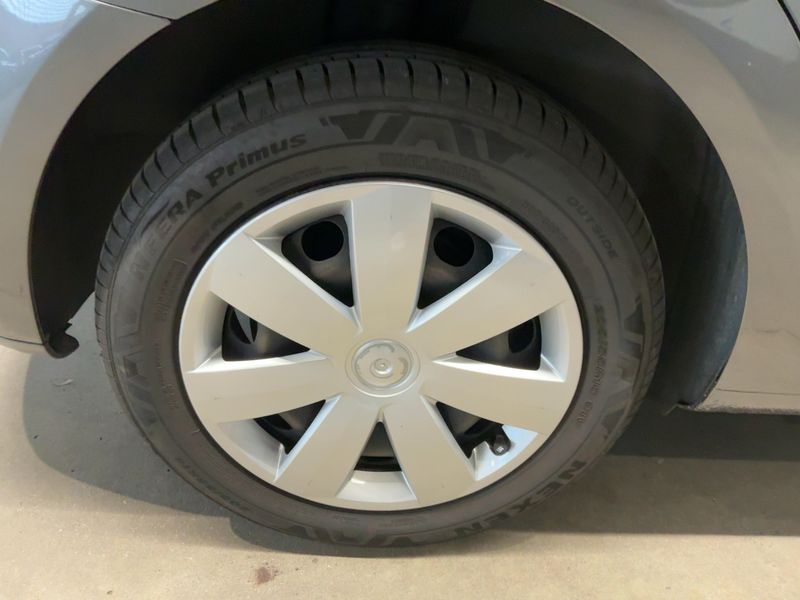 Volkswagen Touran 2.0 TDI Comfortline 2011 – снимка 18