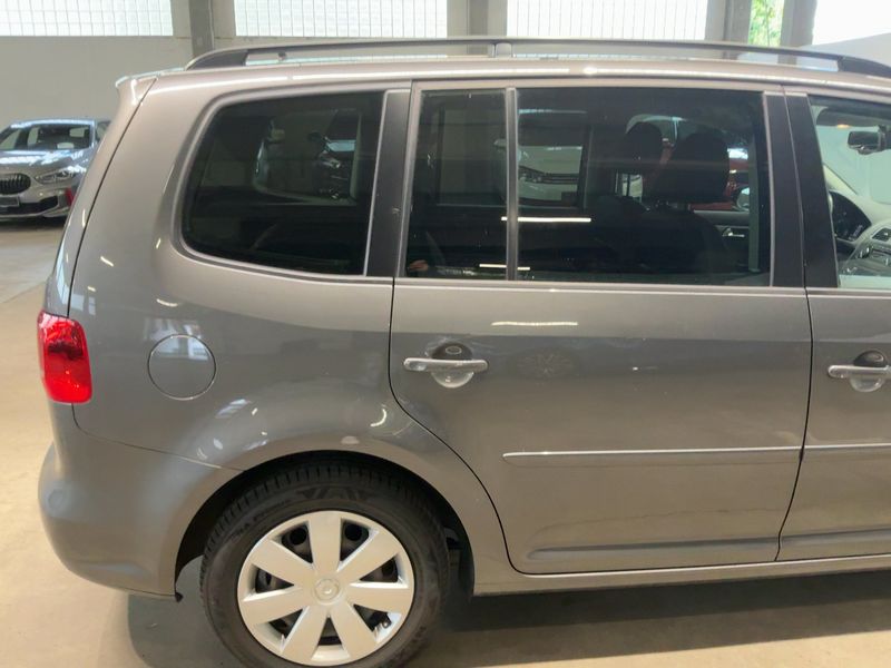 Volkswagen Touran 2.0 TDI Comfortline 2011 – снимка 8