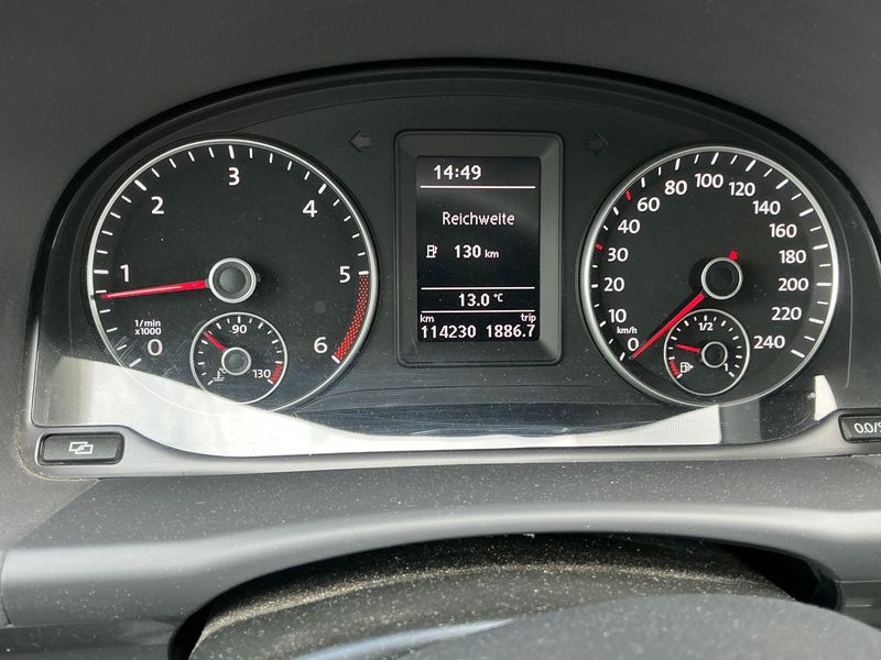 Volkswagen Touran 2.0 TDI Comfortline 2011 – снимка 13