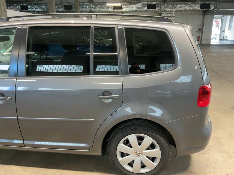 Volkswagen Touran 2.0 TDI Comfortline 2011 – снимка 3