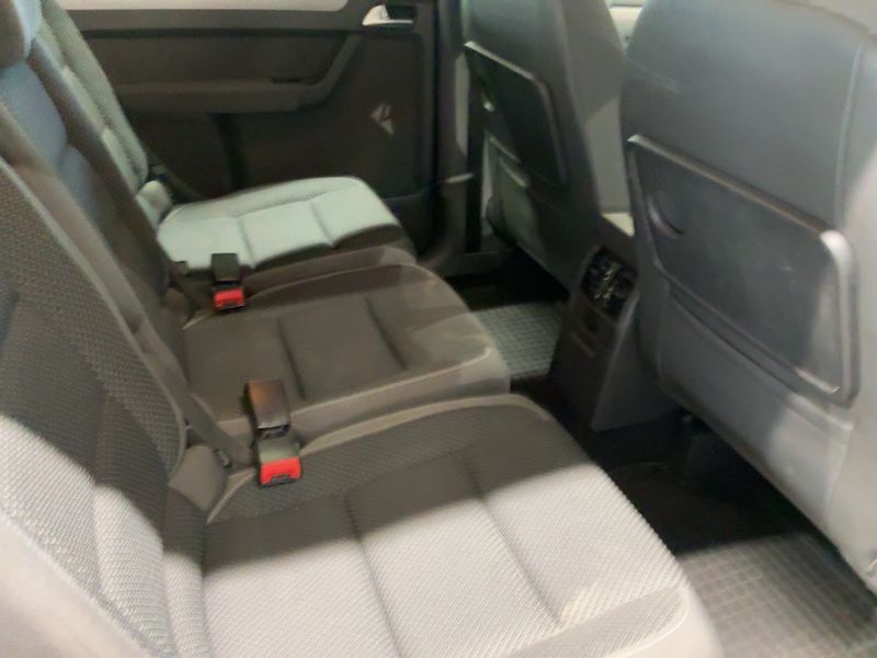 Volkswagen Touran 2.0 TDI Comfortline 2011 – снимка 14