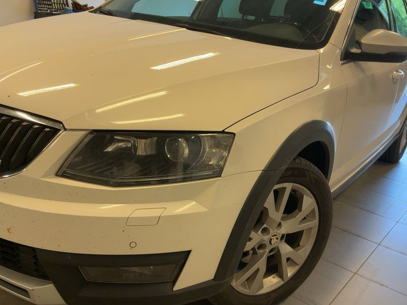 Skoda Octavia 2.0 TDI Scout 4x4 2016 – снимка 2