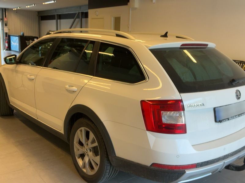Skoda Octavia 2.0 TDI Scout 4x4 2016 – снимка 6