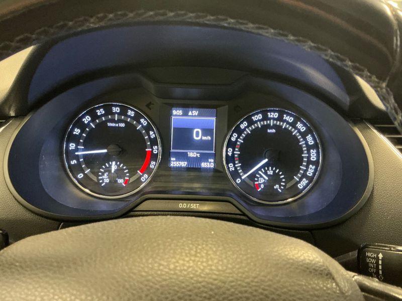 Skoda Octavia 2.0 TDI Scout 4x4 2016 – снимка 19