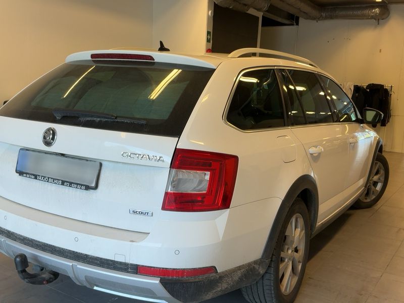 Skoda Octavia 2.0 TDI Scout 4x4 2016 – снимка 8