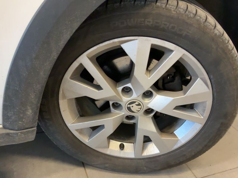 Skoda Octavia 2.0 TDI Scout 4x4 2016 – снимка 11