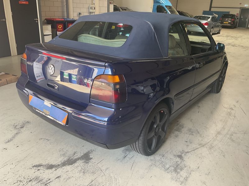 Volkswagen Golf III 2.0 Classicline 2001 – снимка 2