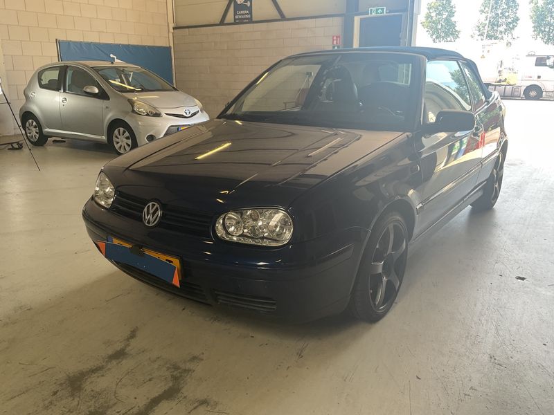 Volkswagen Golf III 2.0 Classicline 2001 – снимка 1