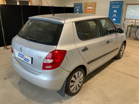 Skoda Fabia 1.2 TSI Classic 2011 – снимка 2