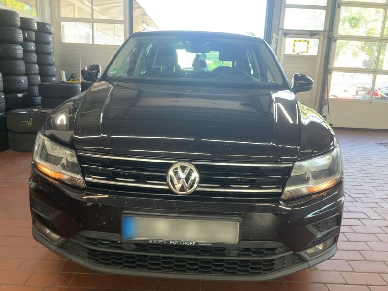 Volkswagen Tiguan 2.0 TDI Sound BlueMotion Tech 2018 – снимка 14