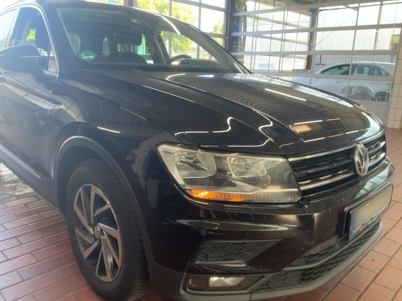Volkswagen Tiguan 2.0 TDI Sound BlueMotion Tech 2018 – снимка 12