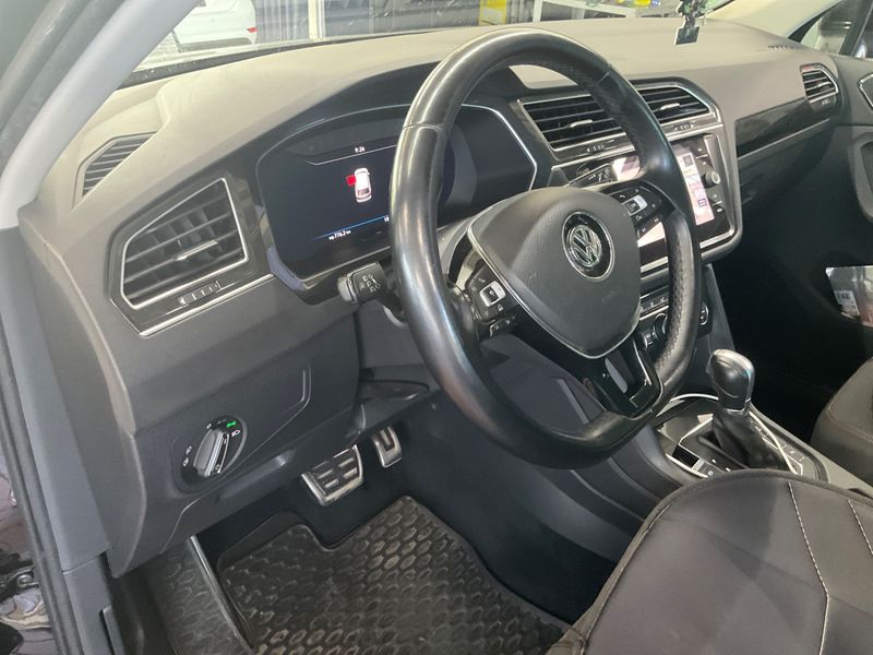 Volkswagen Tiguan 2.0 TDI Sound BlueMotion Tech 2018 – снимка 23