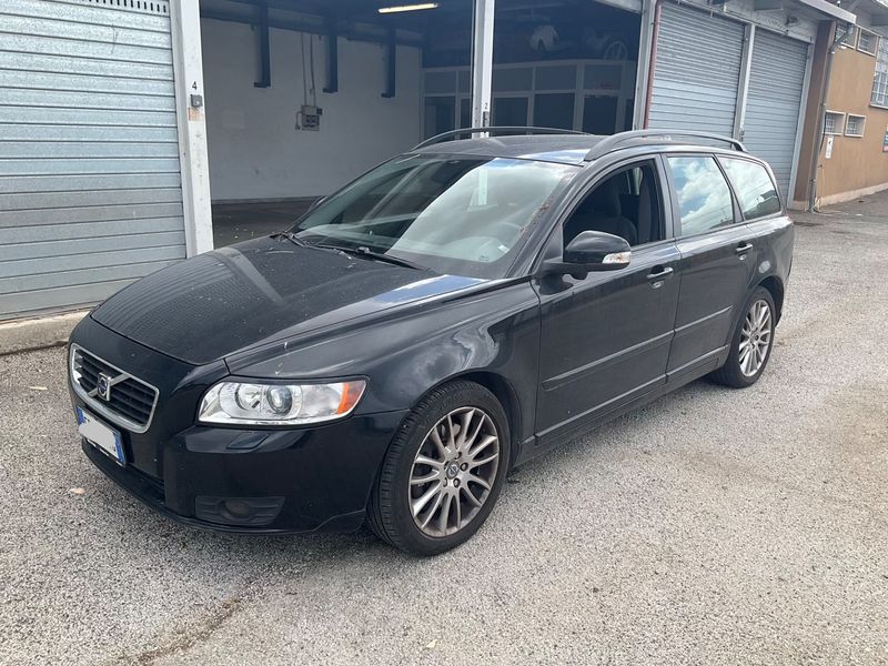 Volvo V50 2.0 D Summum 2010 – снимка 1