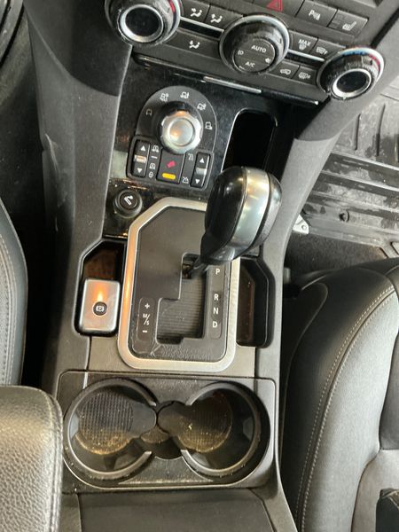 Land Rover Discovery 4 3.0 TD V6 TDV6 SE 2011 – снимка 26