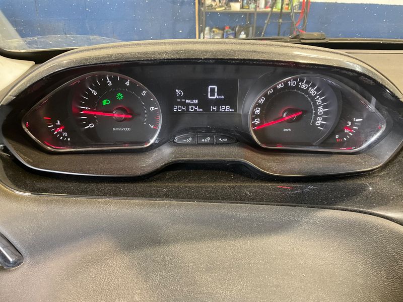 Peugeot 208 1.2 e-VTi Active 2012 – снимка 4