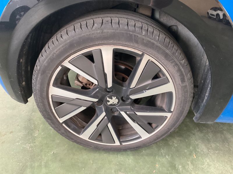 Peugeot 208 1.2 PureTech GT Line 2020 – снимка 9