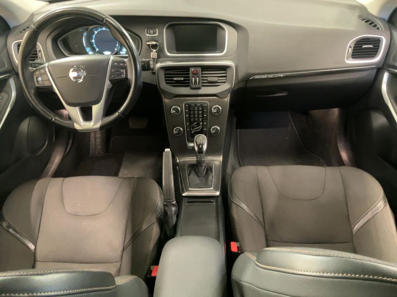 Volvo V40 Cross Country 1.6 D2 Momentum 2014 – снимка 17