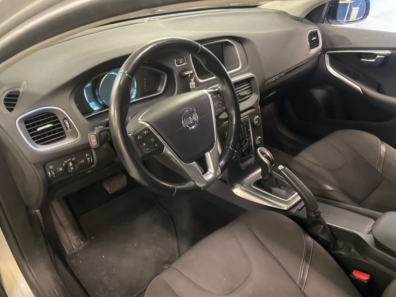 Volvo V40 Cross Country 1.6 D2 Momentum 2014 – снимка 22