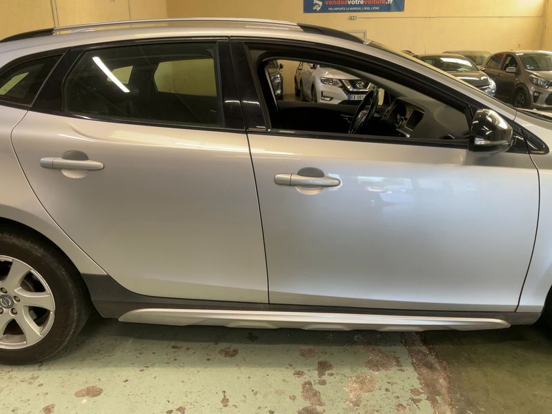Volvo V40 Cross Country 1.6 D2 Momentum 2014 – снимка 10