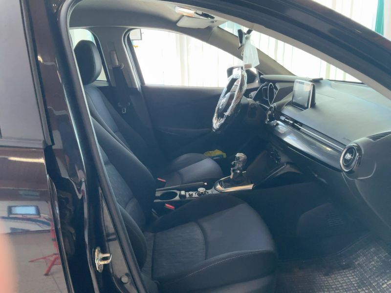 Mazda 2 1.5 Attraction 2016 – снимка 17