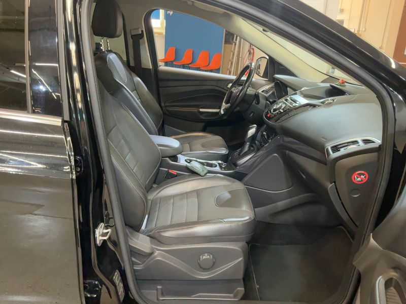 Ford Kuga 2.0 TDCi Individual 2014 – снимка 17