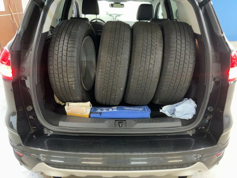 Ford Kuga 2.0 TDCi Individual 2014 – снимка 16