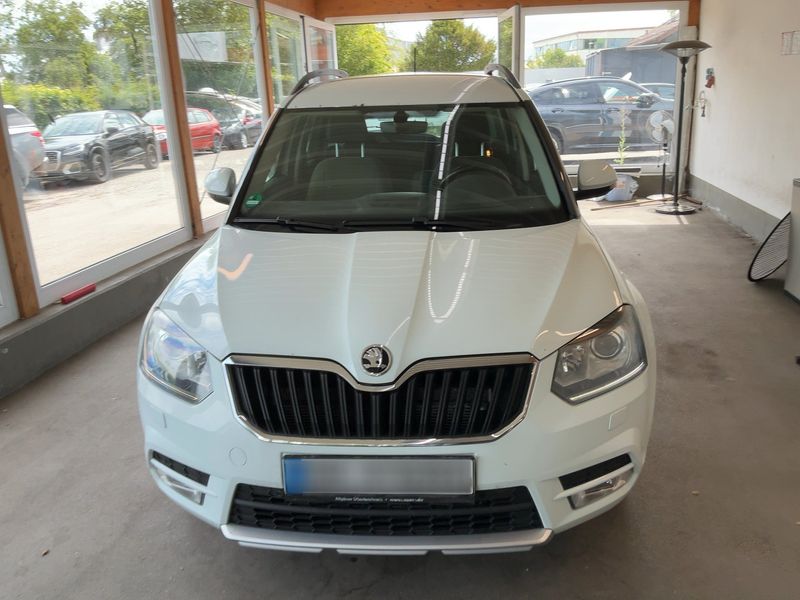 Skoda Yeti 2.0 TDI Joy 4x4 2016 – снимка 14