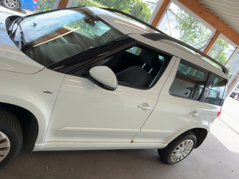 Skoda Yeti 2.0 TDI Joy 4x4 2016 – снимка 4