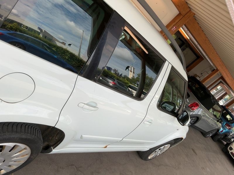 Skoda Yeti 2.0 TDI Joy 4x4 2016 – снимка 10
