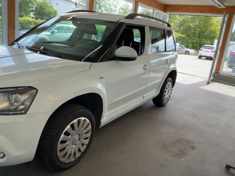 Skoda Yeti 2.0 TDI Joy 4x4 2016 – снимка 2