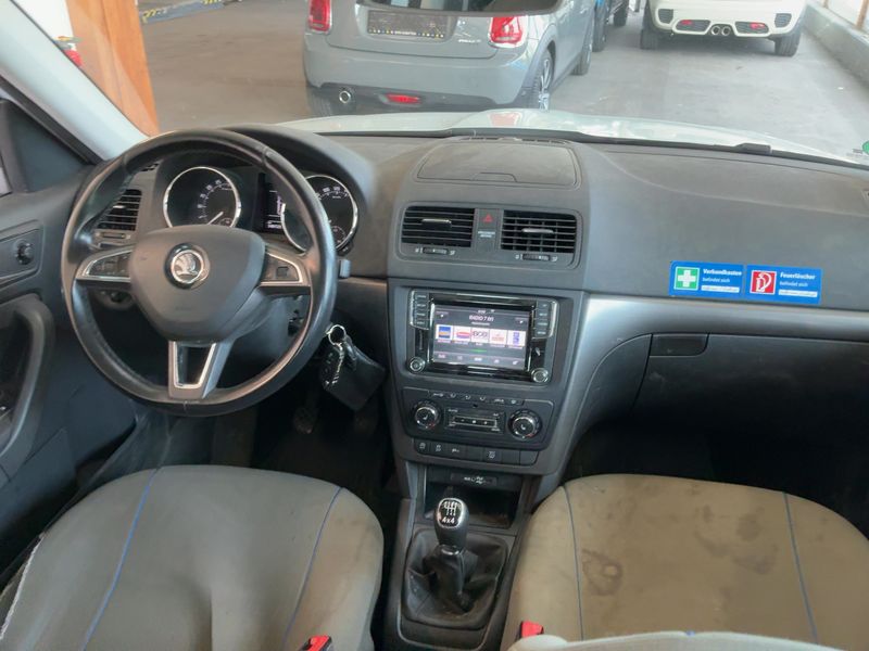 Skoda Yeti 2.0 TDI Joy 4x4 2016 – снимка 18