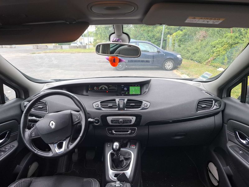 Renault Scenic 1.6 dCi Energy Bose 2016 – снимка 11