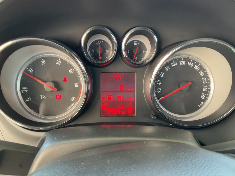 Opel Zafira Tourer 1.6 CDTI DPF Excellence 2015 – снимка 18