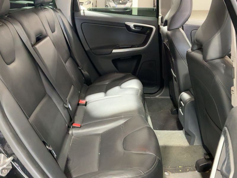 Volvo XC60 2.0 D4 Xenium 2014 – снимка 19
