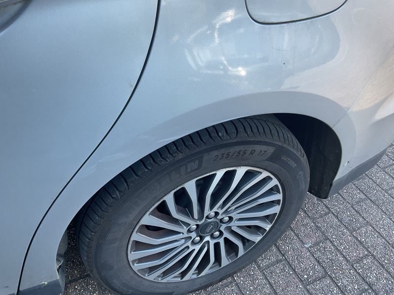 Ford S-Max 1.5 EcoBoost Titanium 2019 – снимка 28