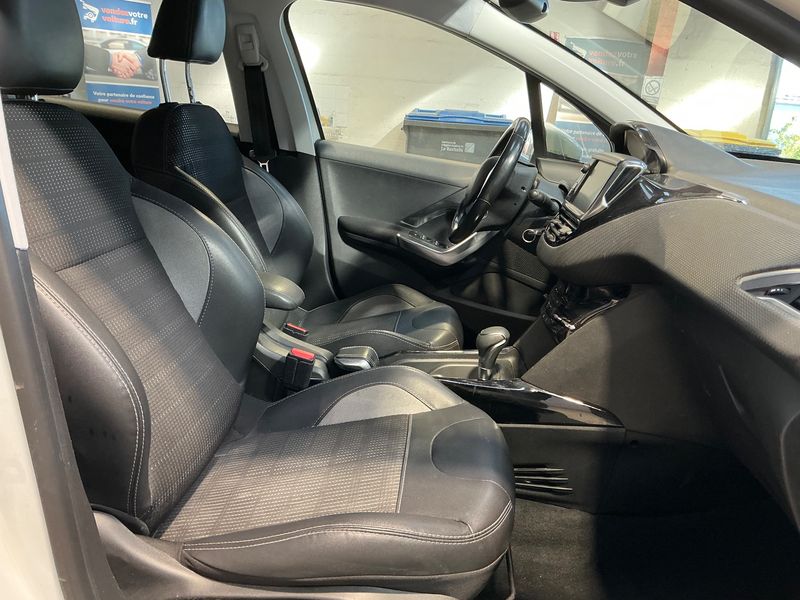Peugeot 2008 1.2 PureTech Allure 2017 – снимка 16