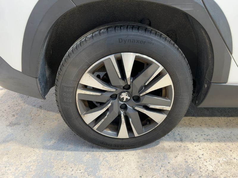 Peugeot 2008 1.2 PureTech Allure 2017 – снимка 9
