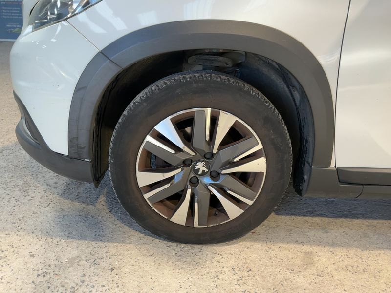 Peugeot 2008 1.2 PureTech Allure 2017 – снимка 3
