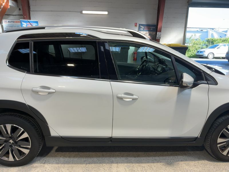 Peugeot 2008 1.2 PureTech Allure 2017 – снимка 10