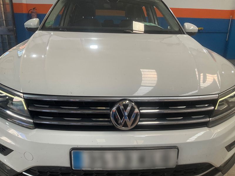 Volkswagen Tiguan 2.0 TDI Sport BlueMotion Tech 2018 – снимка 23