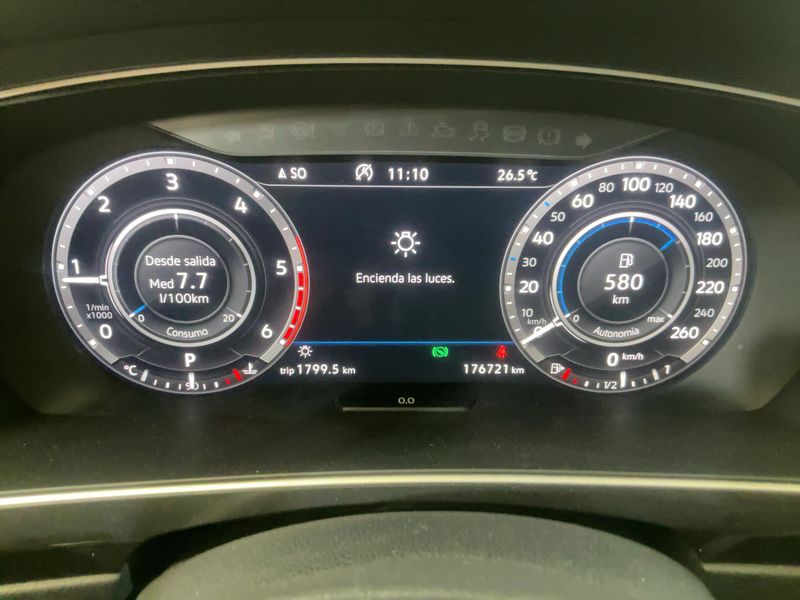 Volkswagen Tiguan 2.0 TDI Sport BlueMotion Tech 2018 – снимка 18