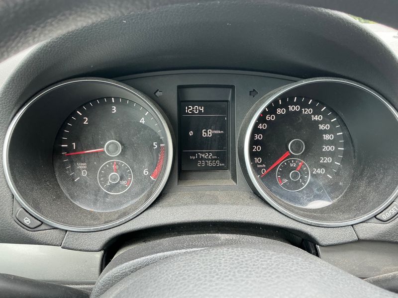 Volkswagen Golf VI 1.6 TDI Trendline 2011 – снимка 4