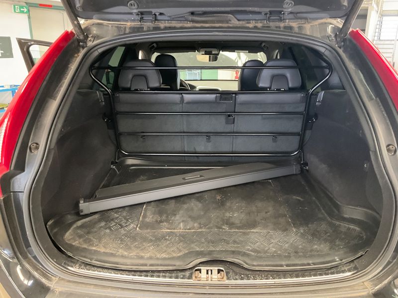 Volvo XC60 2.4 D4 R-Design AWD 2017 – снимка 15