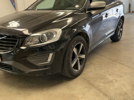 Volvo XC60 2.4 D4 R-Design AWD 2017 – снимка 2
