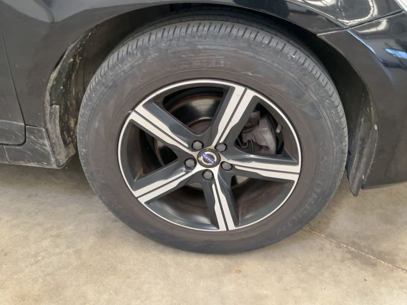 Volvo XC60 2.4 D4 R-Design AWD 2017 – снимка 11
