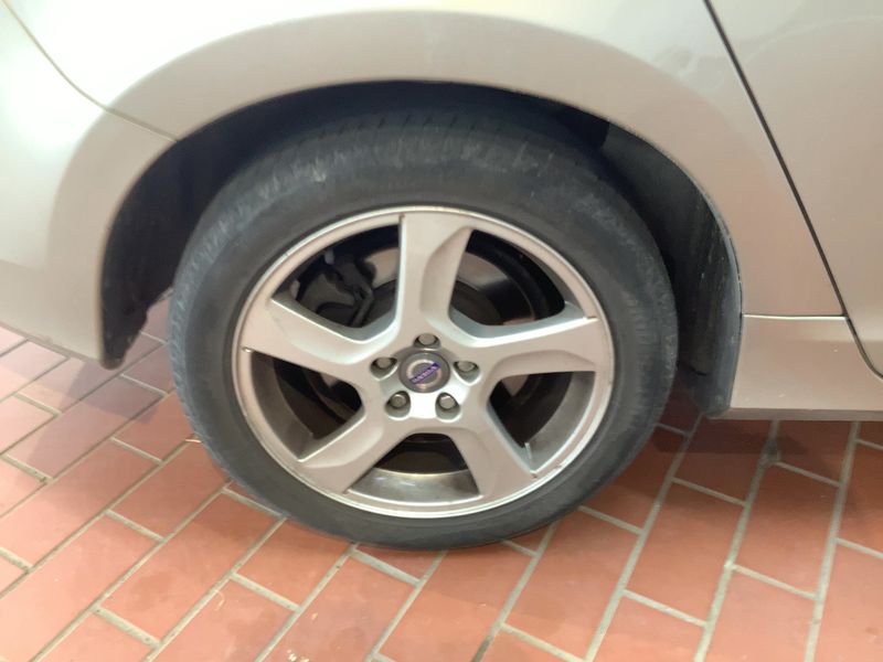 Volvo V60 1.6 D Momentum 2011 – снимка 9