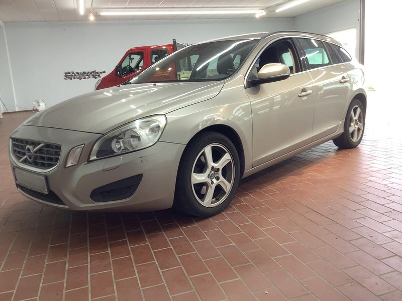 Volvo V60 1.6 D Momentum 2011 – снимка 1