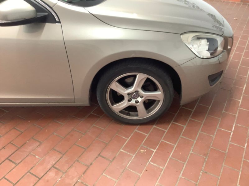 Volvo V60 1.6 D Momentum 2011 – снимка 12